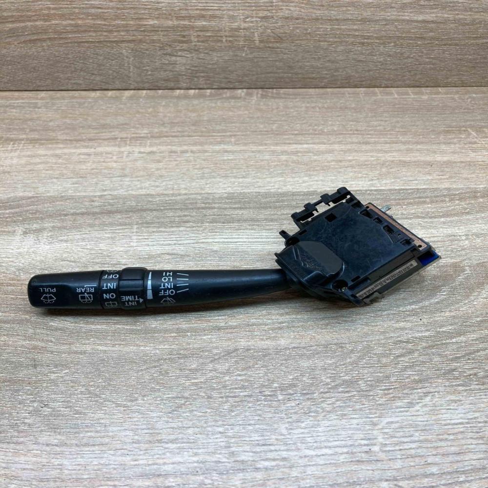 17A164   Wiper control stalk Toyota Land Cruiser (J120)