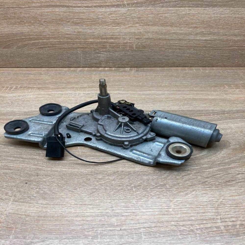 XS41 N17K441 AA   Rear window wiper motor Ford Focus