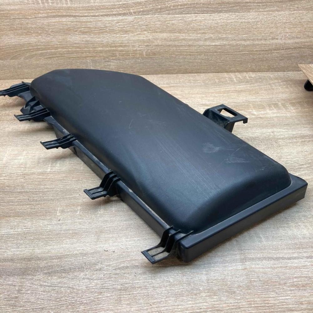 6950936   Fuse box cover BMW 5 E60 E61