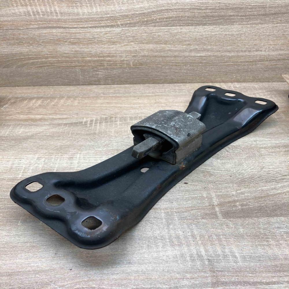 A2112421901   Gearbox mount Mercedes-Benz S W221