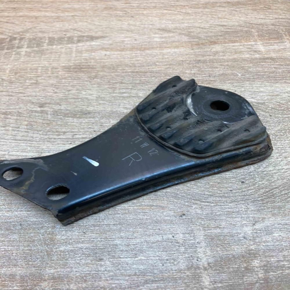A2043520246  RH Other rear suspension part Mercedes-Benz C W204
