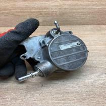 724807100 20111763  Vacuum pump Opel Astra G