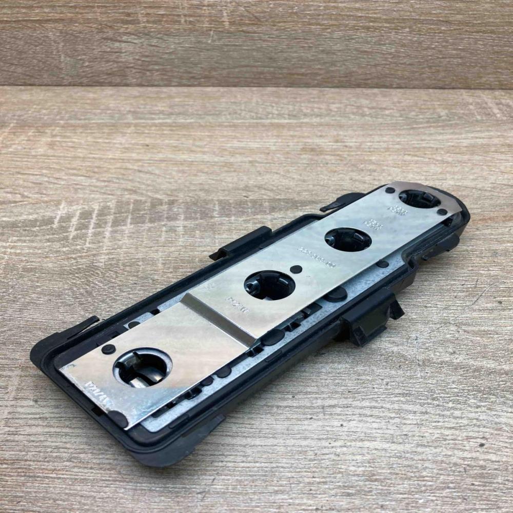 A1638200177 223369  Tail light bulb cover holder Mercedes-Benz ML W163