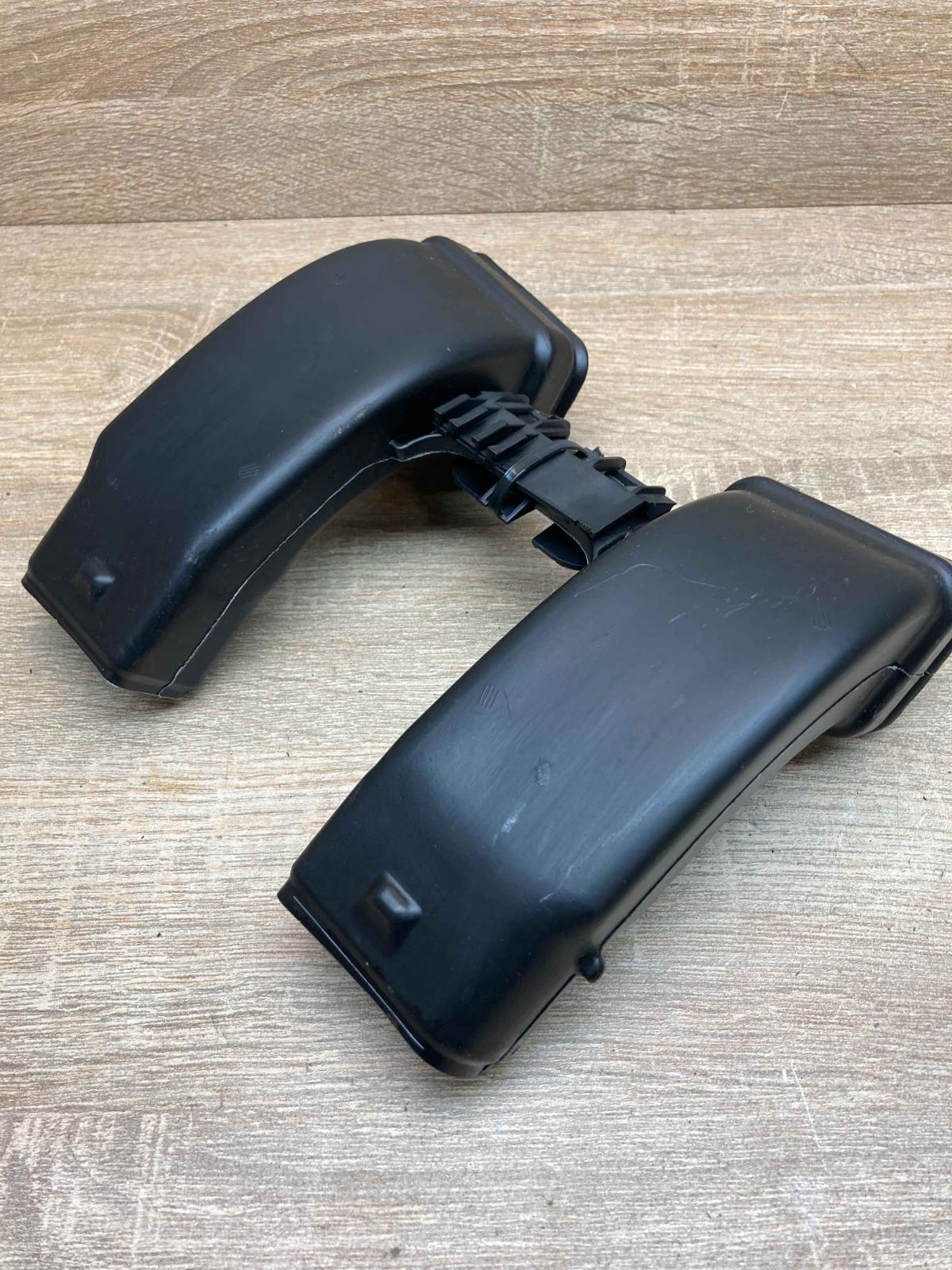 2115452940 Used  Cabin air duct channel Mercedes-Benz E W211