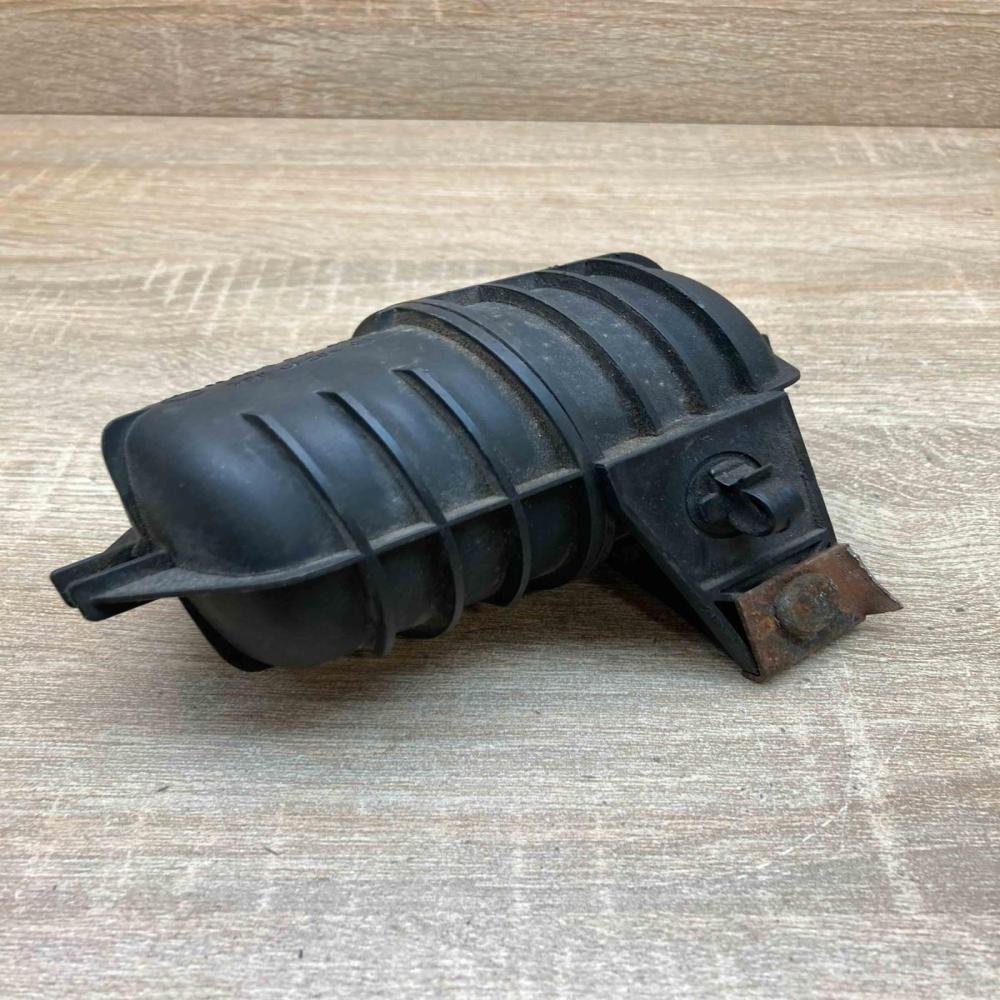 2247620   Vacuum air tank BMW 5 E39