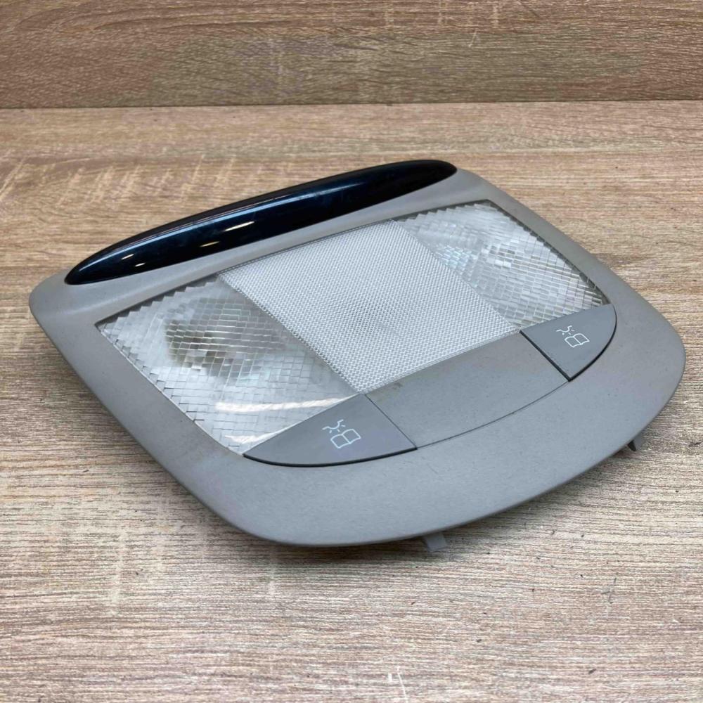 A1715420123 A1648200423  Front seat light Mercedes-Benz R W251