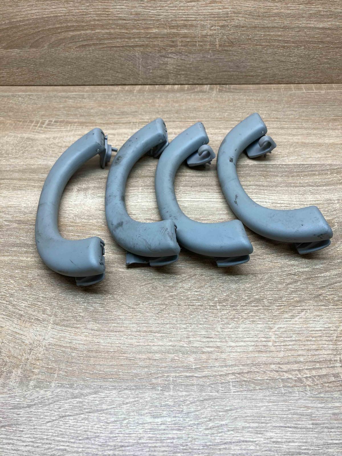 A2118100051  Set Front interior roof grab handle Mercedes-Benz E W211