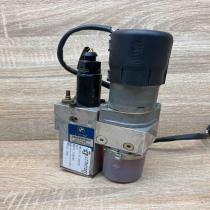 7111867 HB70401 002  Tailgate hydraulic pump motor BMW 5 E60 E61