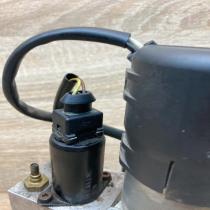 7111867 HB70401 002  Tailgate hydraulic pump motor BMW 5 E60 E61