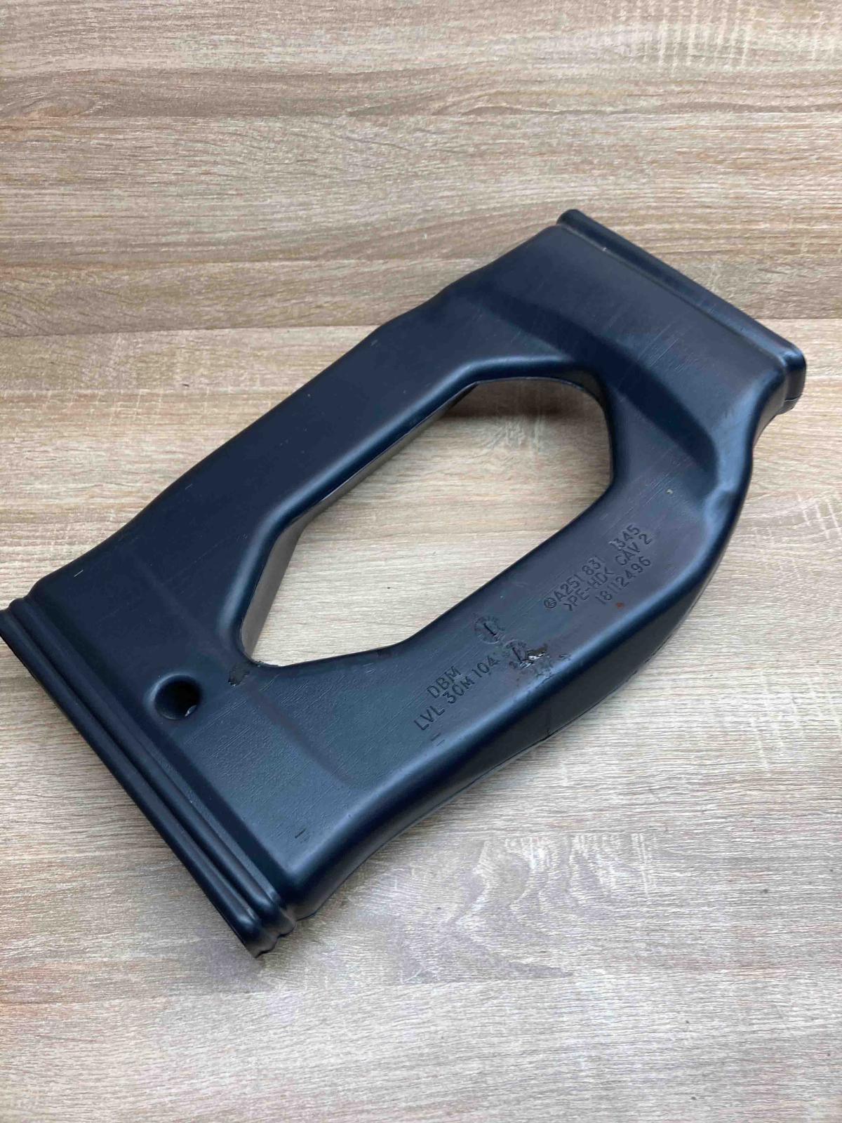 A2518311345   Cabin air duct channel Mercedes-Benz R W251