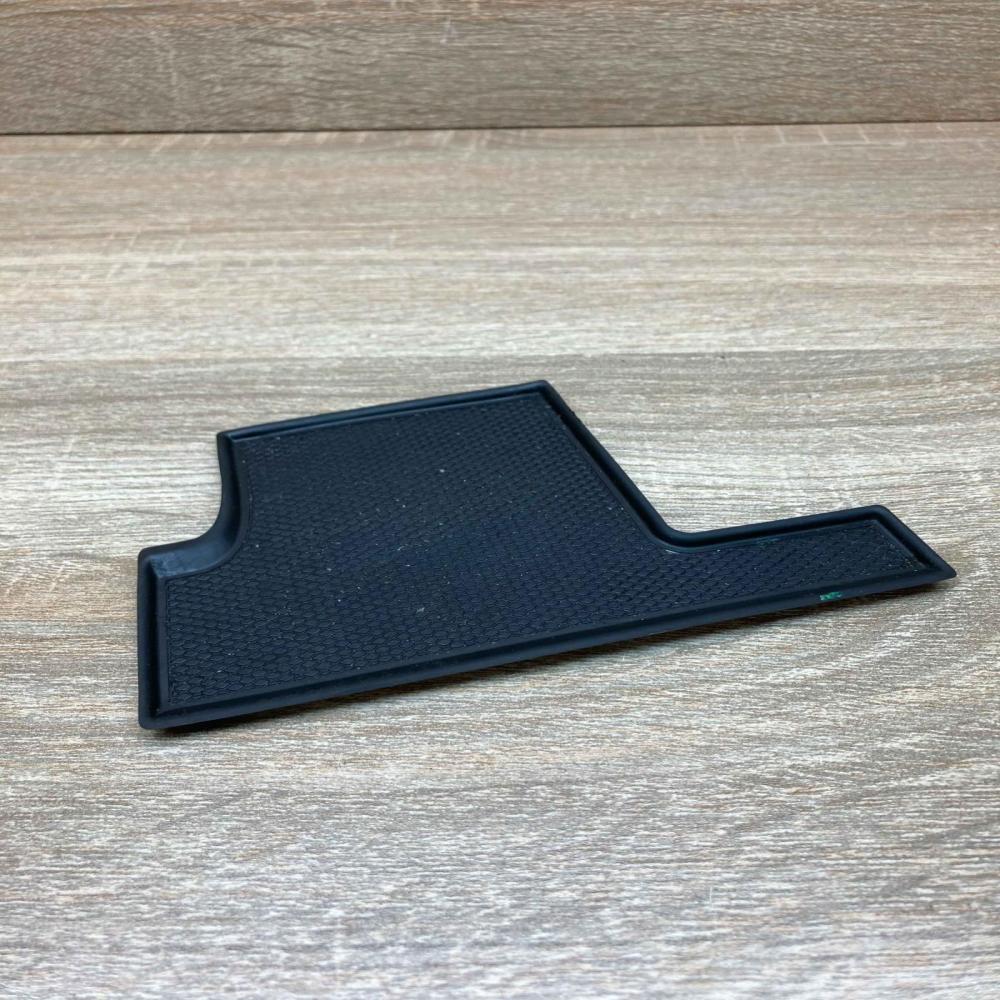 A2116830051   Central console drawer/shelf pad Mercedes-Benz E W211