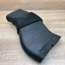 A6120940287   Air intake duct part Mercedes-Benz E W211