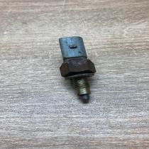 02T945415E   Gear shift indicator relay Volkswagen PASSAT B5.5