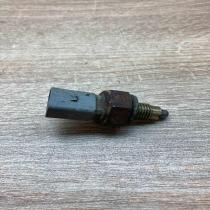 02T945415E   Gear shift indicator relay Volkswagen PASSAT B5.5