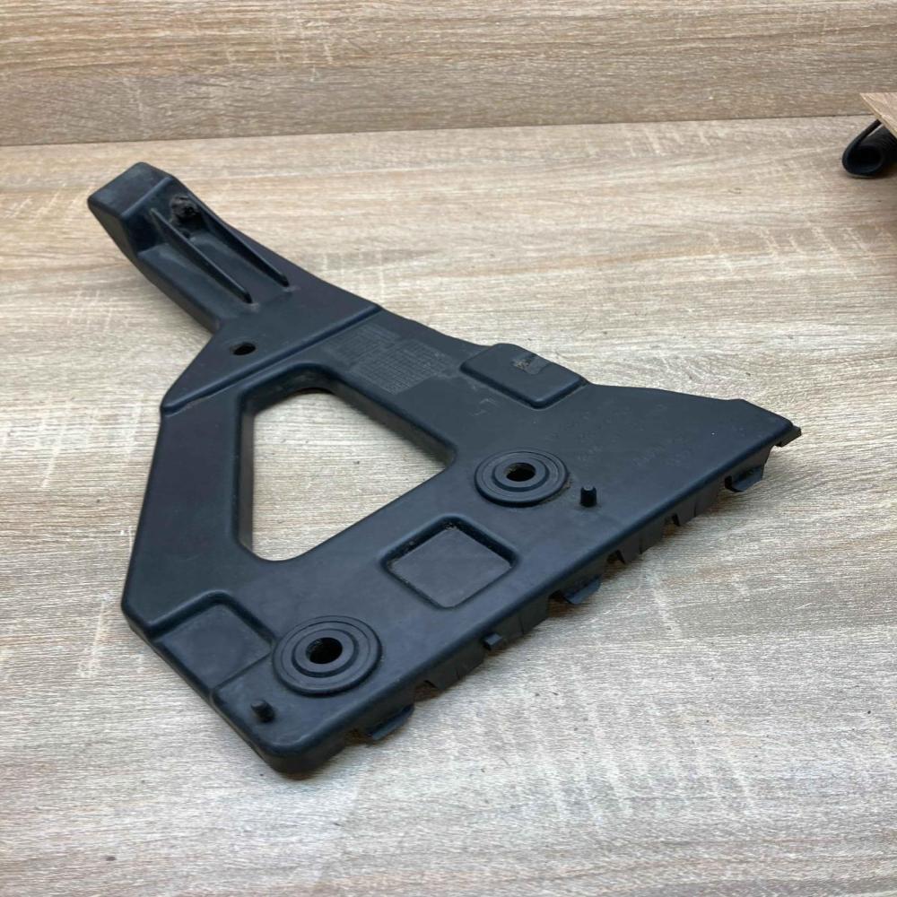 4F0807227 13672 LH Front bumper mounting bracket Audi A6 S6 C6 4F