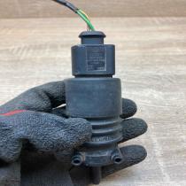 1J0973722  With Plug Windscreen/windshield washer pump Volkswagen Golf IV