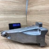 A2742231004   Engine mount bracket Mercedes-Benz C W205