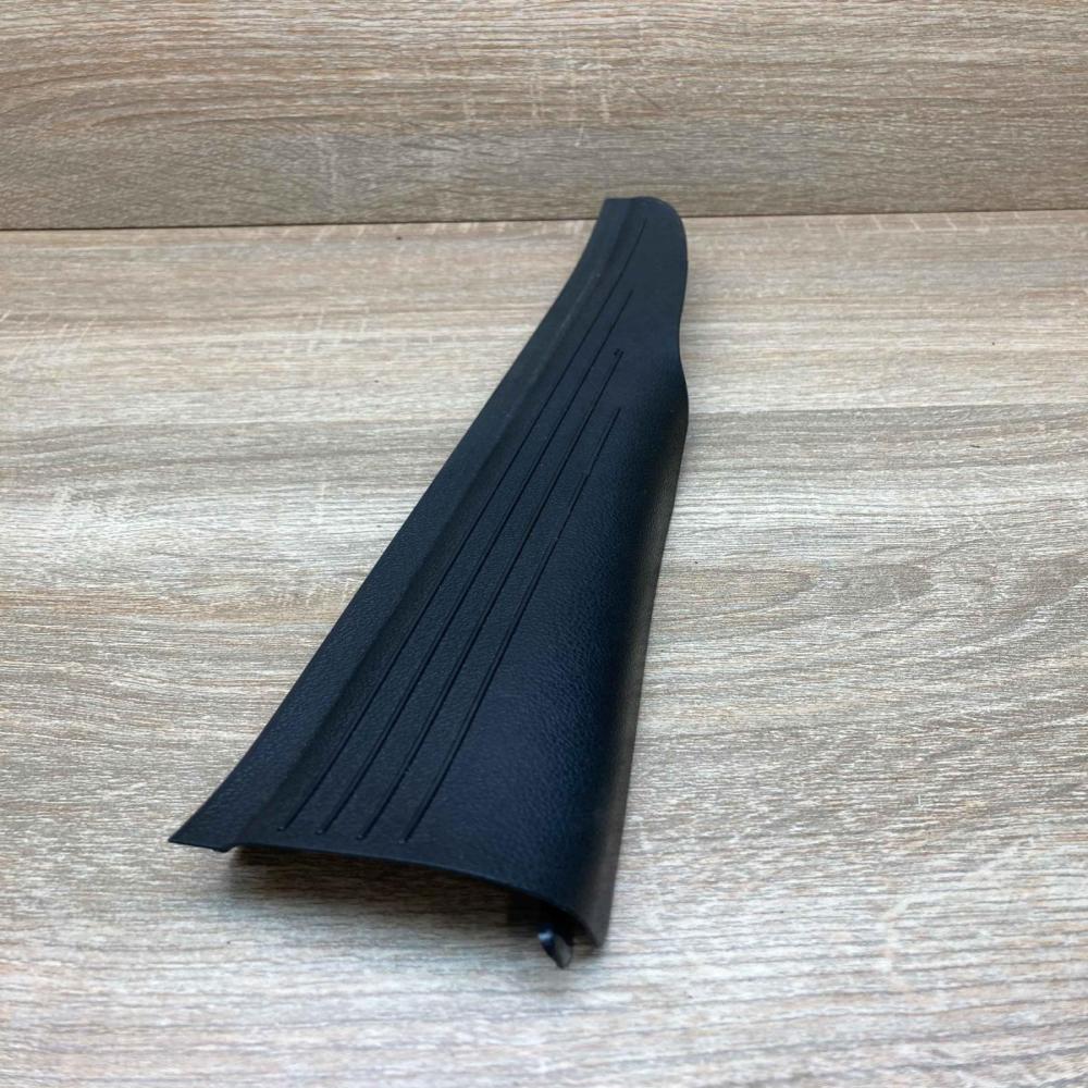 A2116805235   Rear sill trim cover Mercedes-Benz E W211