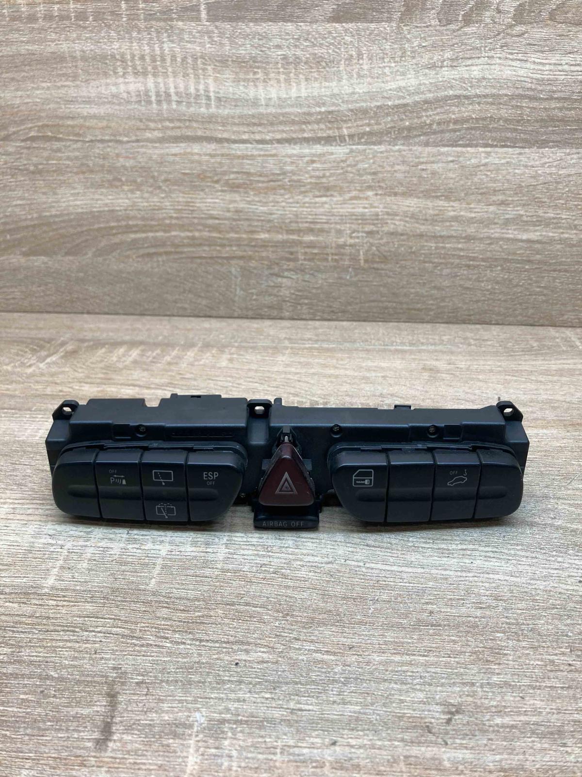 2038210851   Hazard light switch Mercedes-Benz C W203