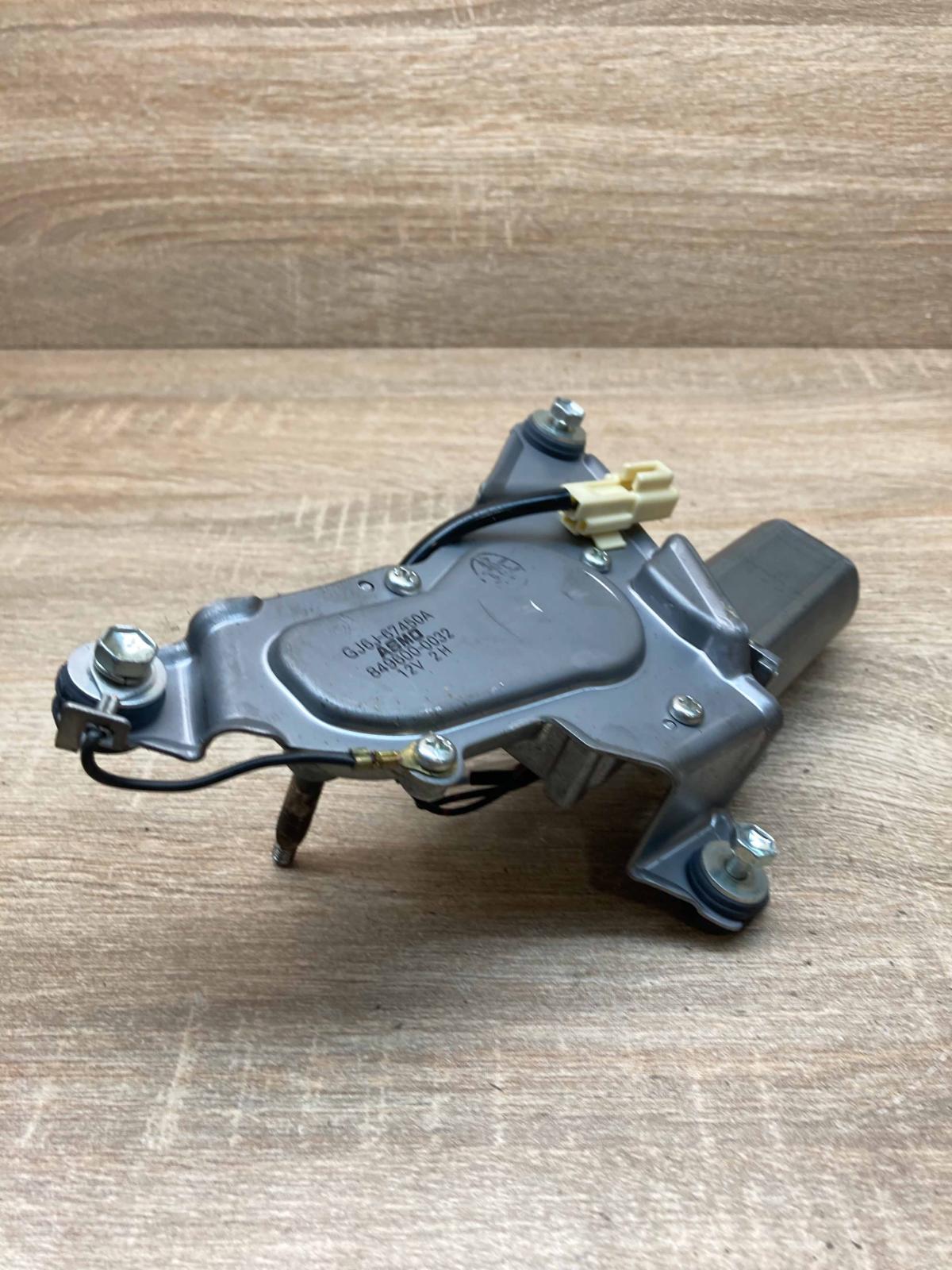 GJ6J 67450A 849600 0032  Rear window wiper motor Mazda 6