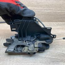 VW Door lock   Front door lock Volkswagen PASSAT B5