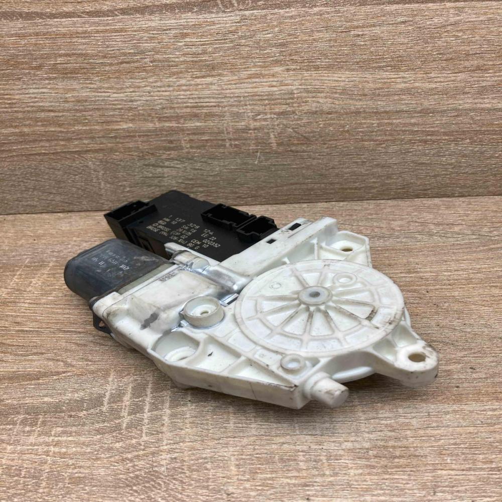 1137328124 994650 102  Front door window regulator motor Peugeot 407