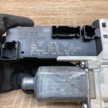 1137328124 994650 102  Front door window regulator motor Peugeot 407