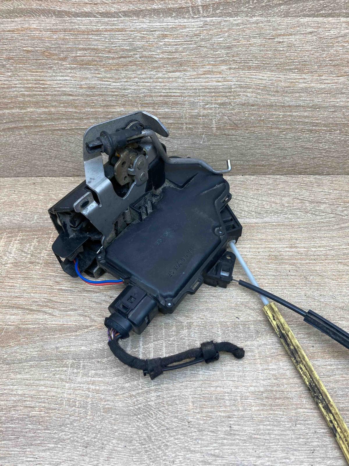 VW Door lock 1J0973714 With Linkage Rear door lock Audi A6 S6 C5 4B