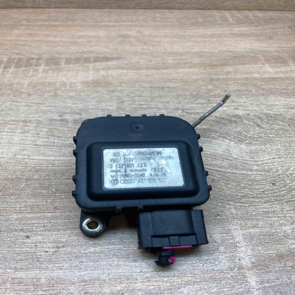 4B1820511 0132801126 With Plug Air flap motor/actuator Audi A6 S6 C5 4B