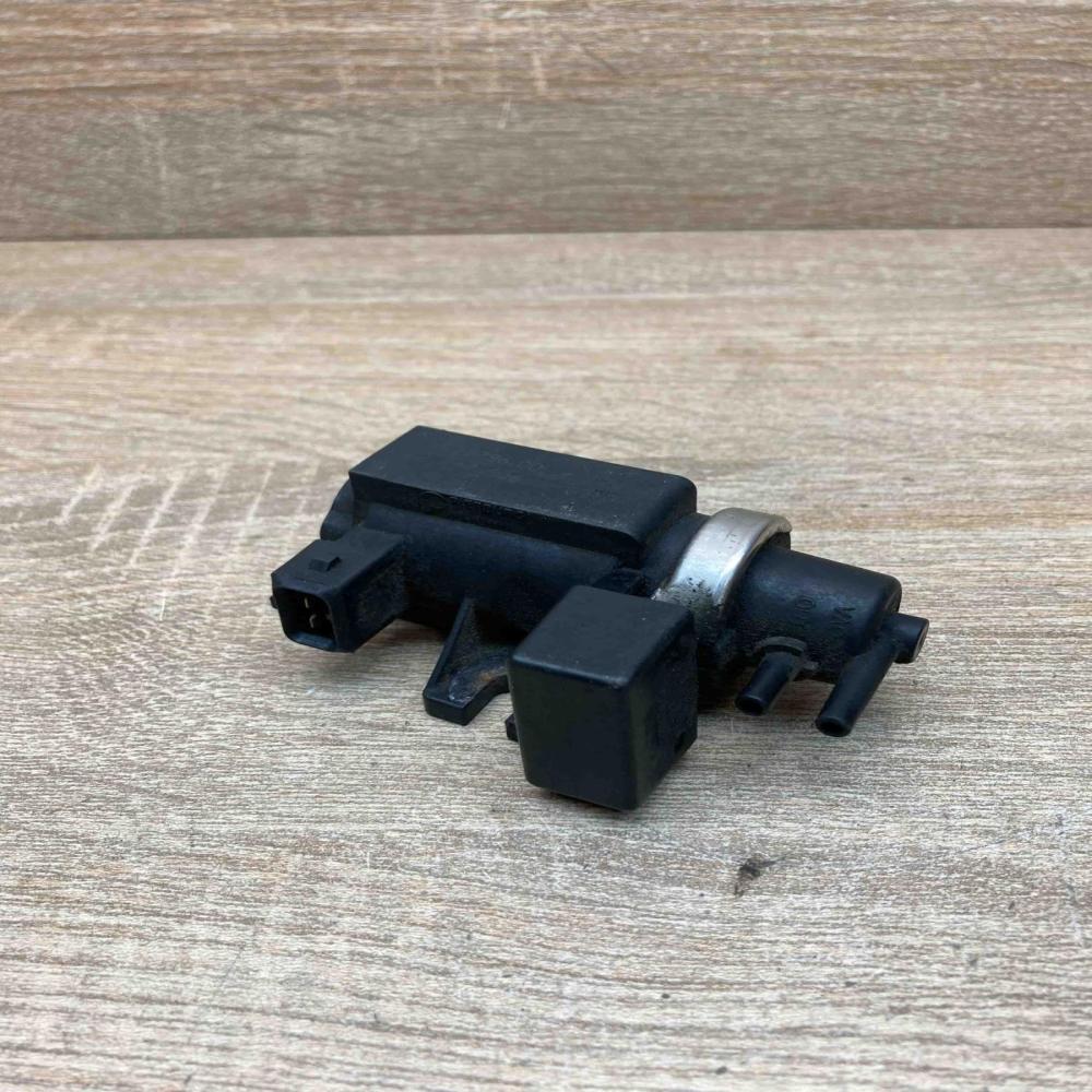 72279600 2247906  Turbo solenoid valve BMW 5 E39