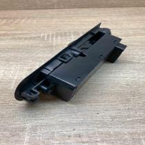 MR587959 C8D D342M  Electric window control switch Mitsubishi Colt CZ3