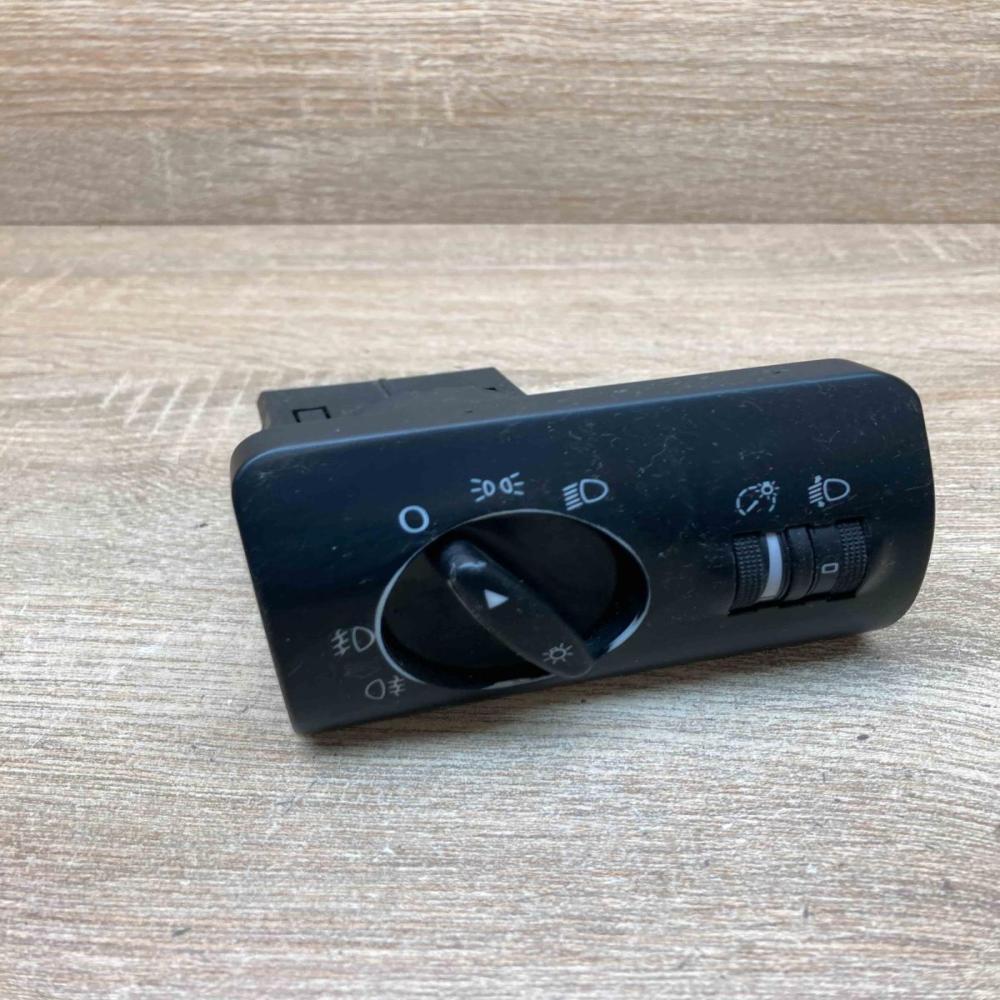 4B1941531C   Light switch Audi A6 S6 C5 4B