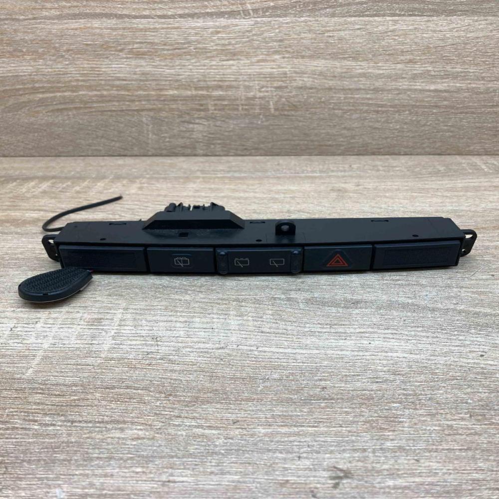 04685925AA 746 77464  Hazard light switch Chrysler Voyager