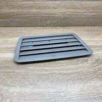 A2118310236   Dash center air vent grill Mercedes-Benz E W211