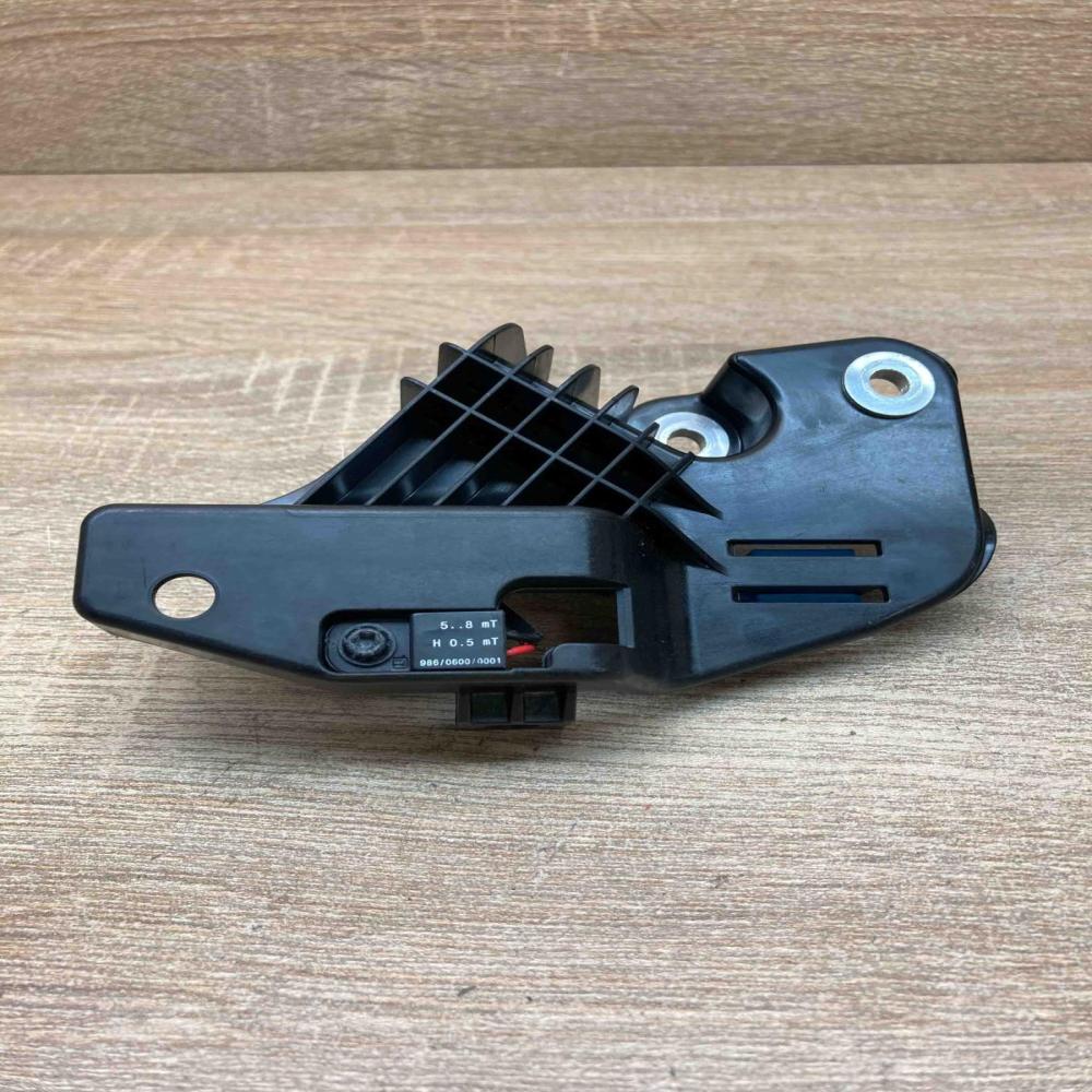 A2058207900   Sensor Mercedes-Benz E W238