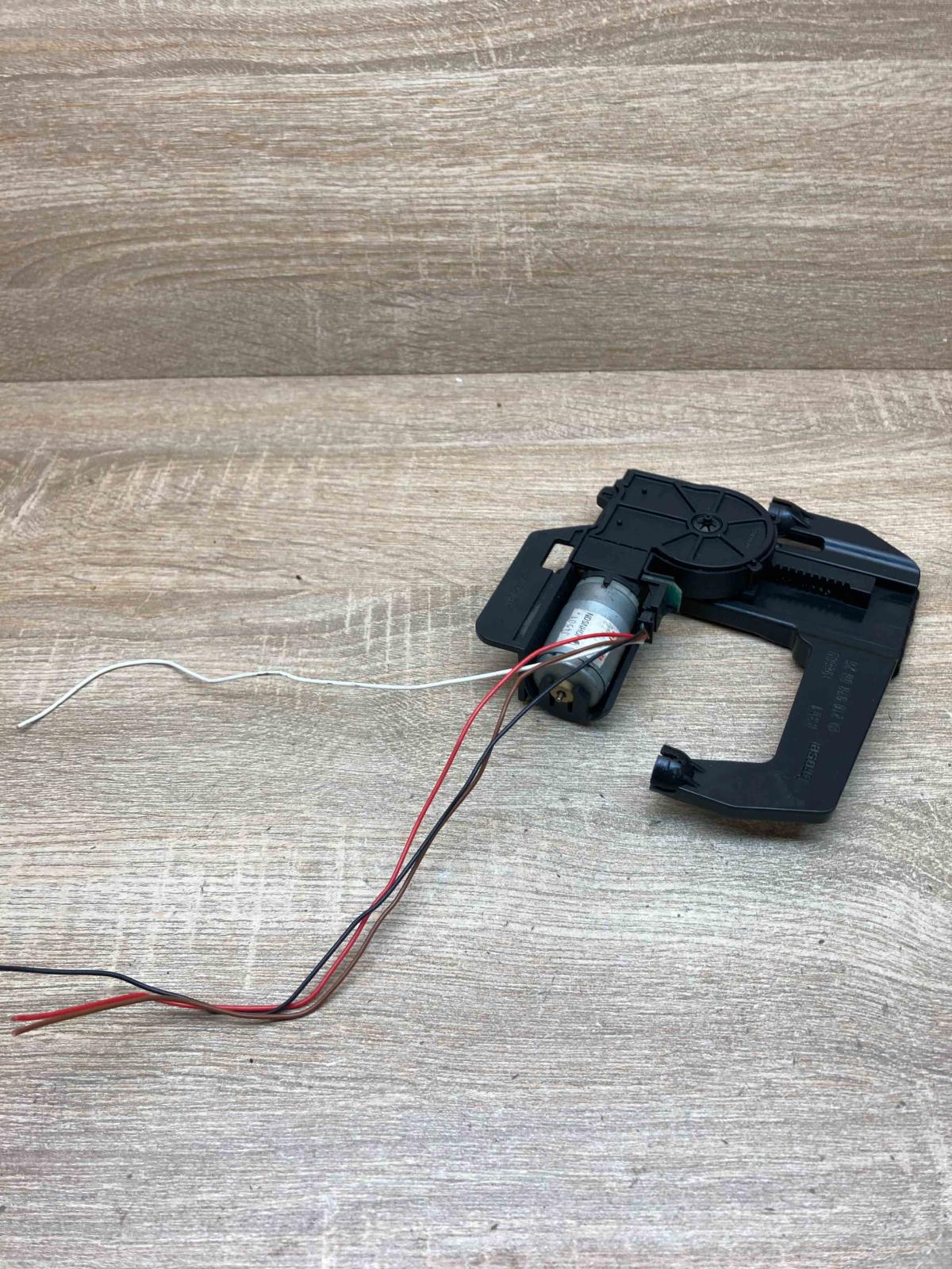 2109700026  With Plug Seat adjustment motor Mercedes-Benz S W220