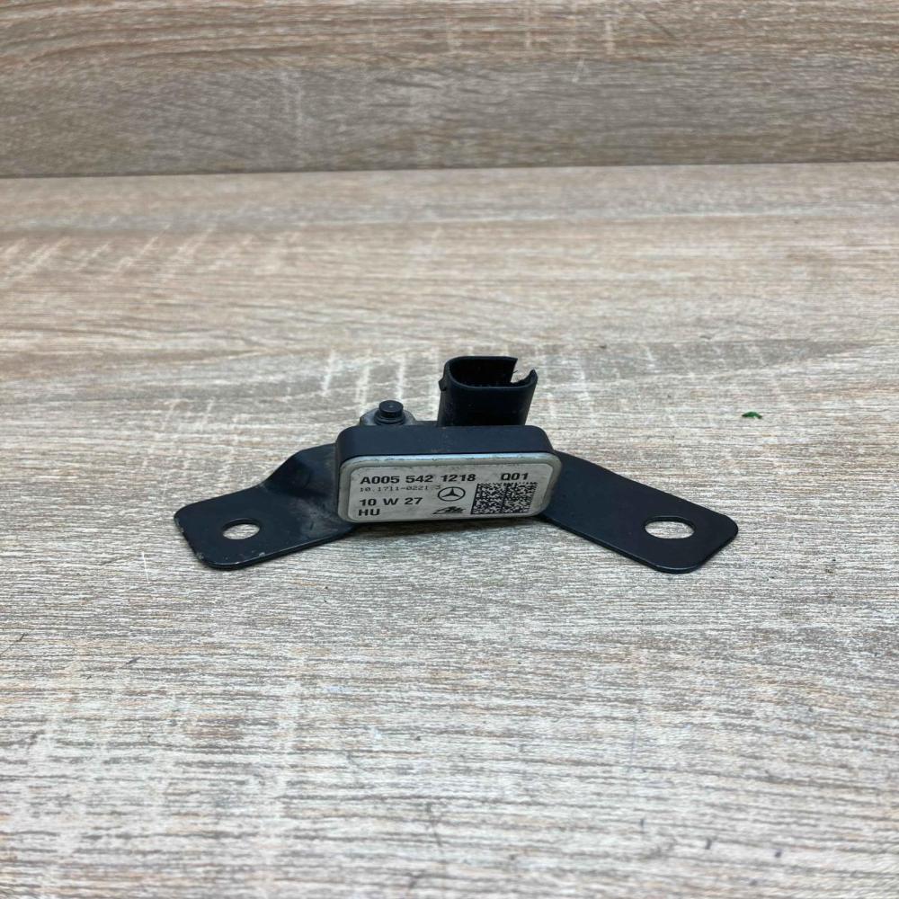 A0055421218 101711 02213  Airbag deployment crash/impact sensor Mercedes-Benz E