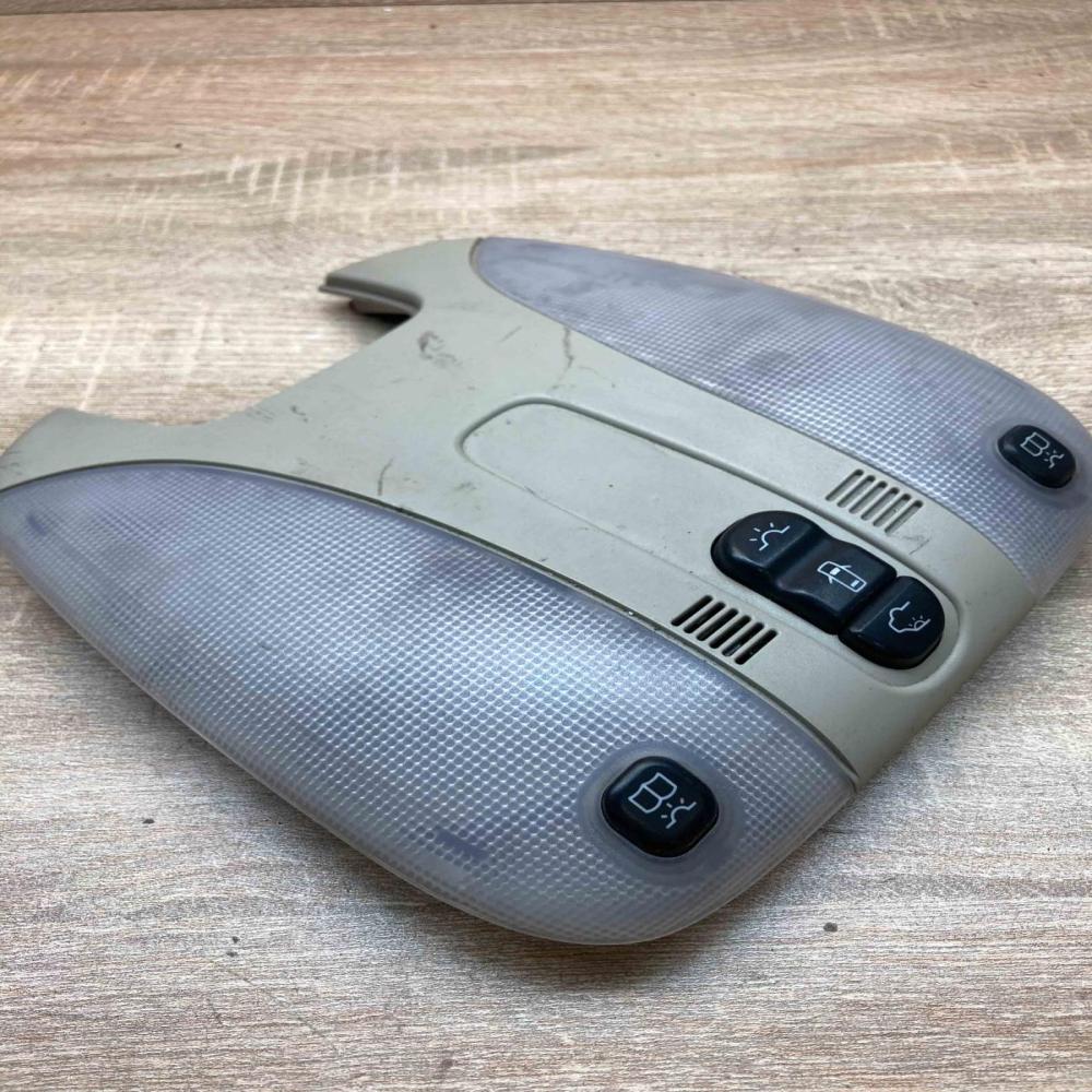 A2158201001 149237  Front seat light Mercedes-Benz S W220