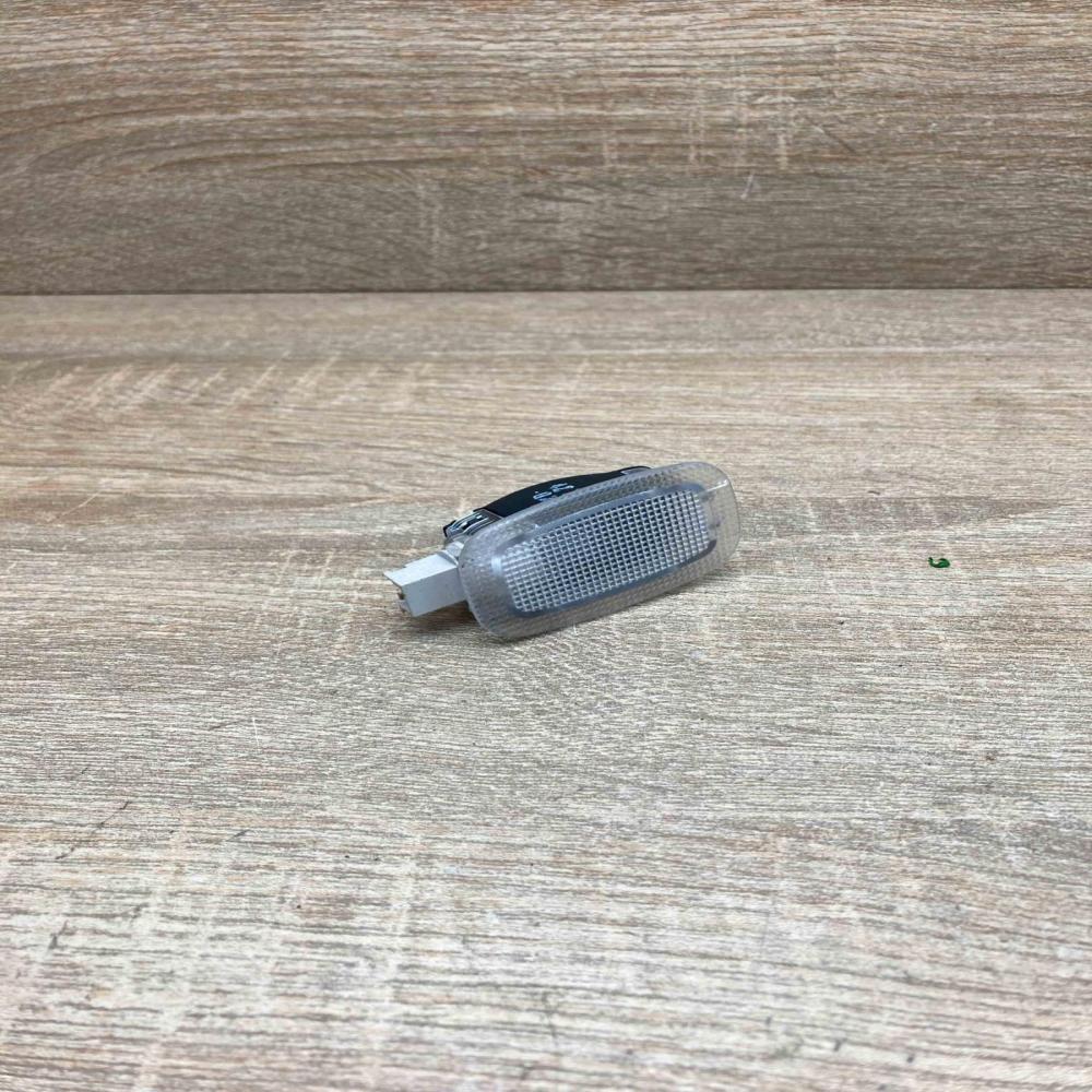 A0028202101   Other interior light Mercedes-Benz GLC X253 C253