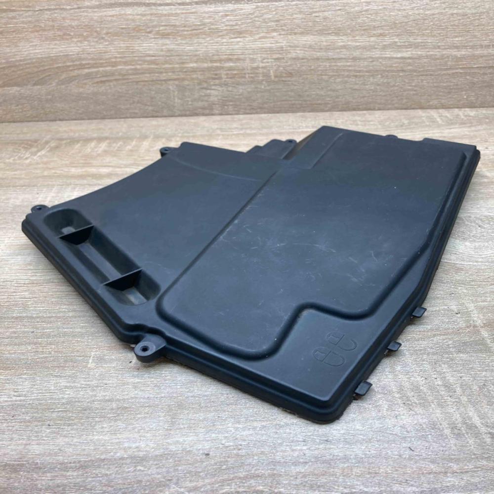 7520899 586509 10  Fuse box cover BMW 5 E60 E61