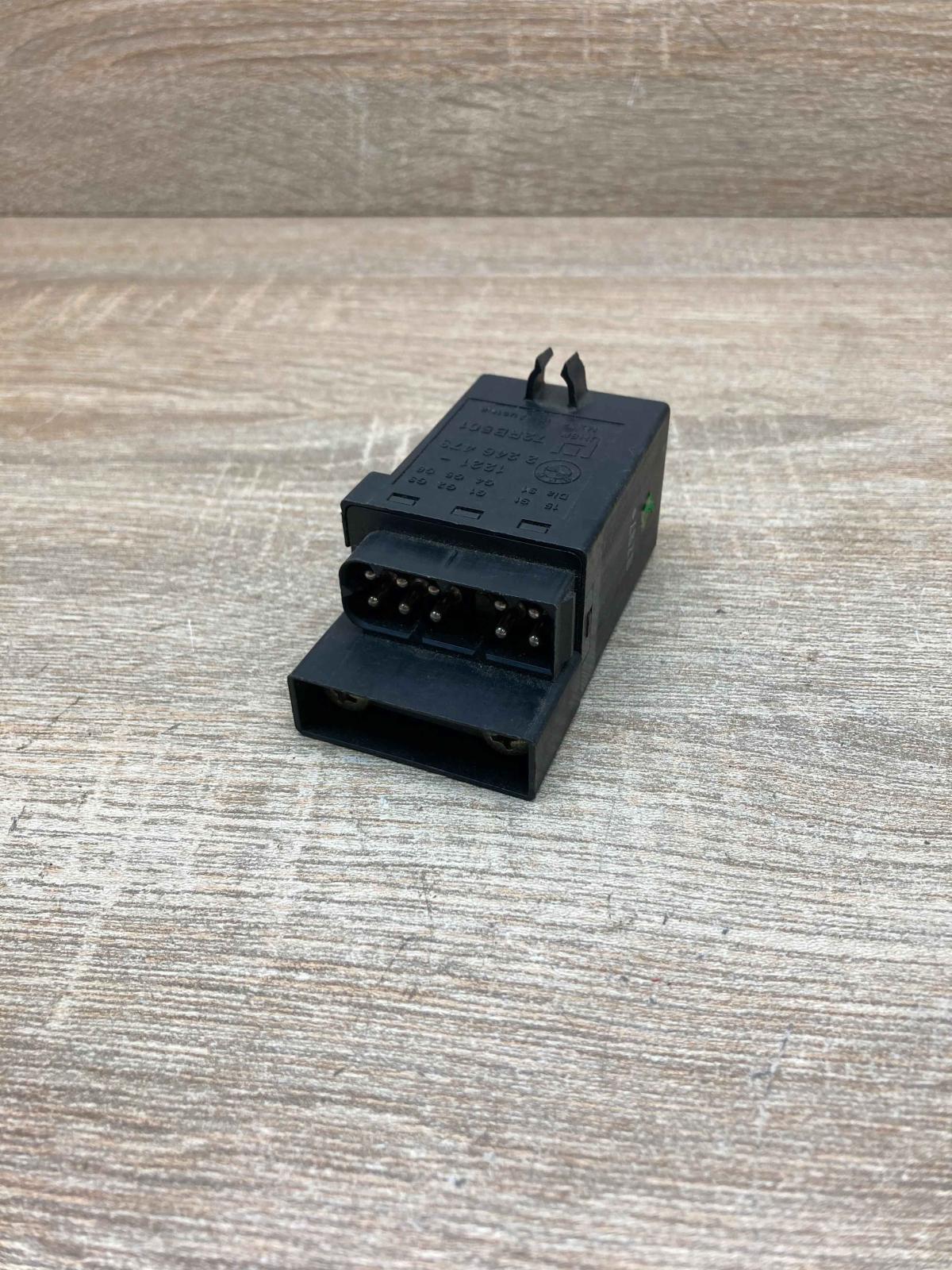 2246473 72RB501 Used Glow plug pre-heat relay BMW 5 E39