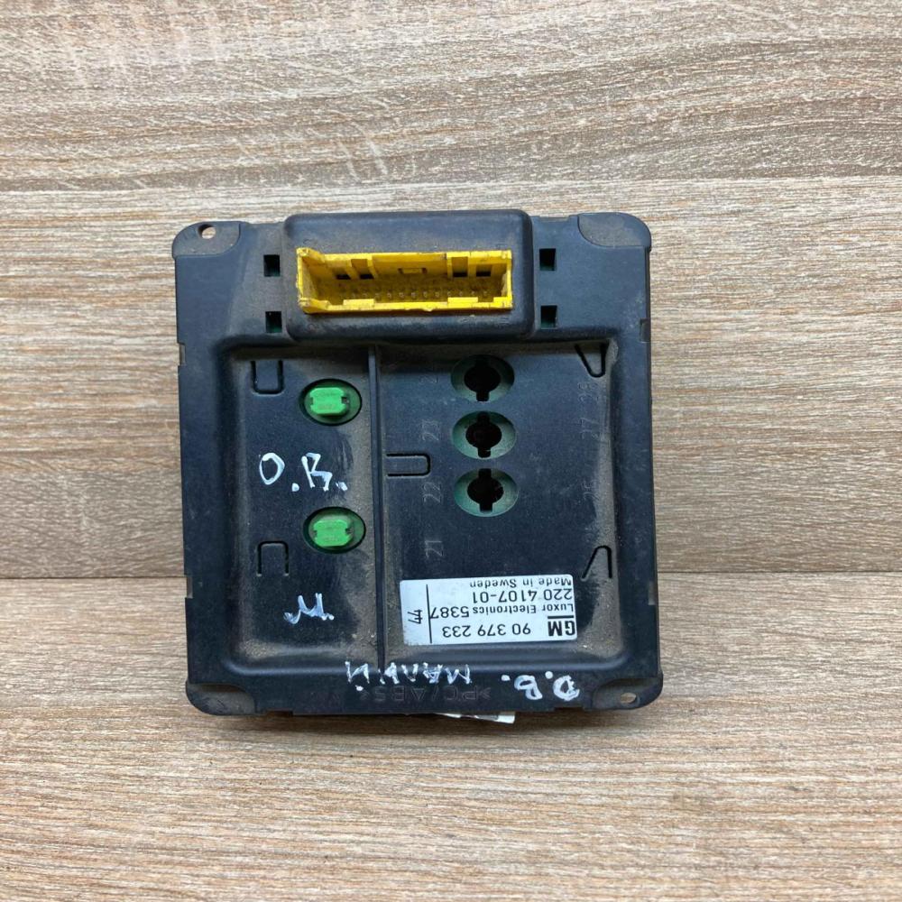 90379233 2204107 01  Screen/display/small screen Opel Omega B1