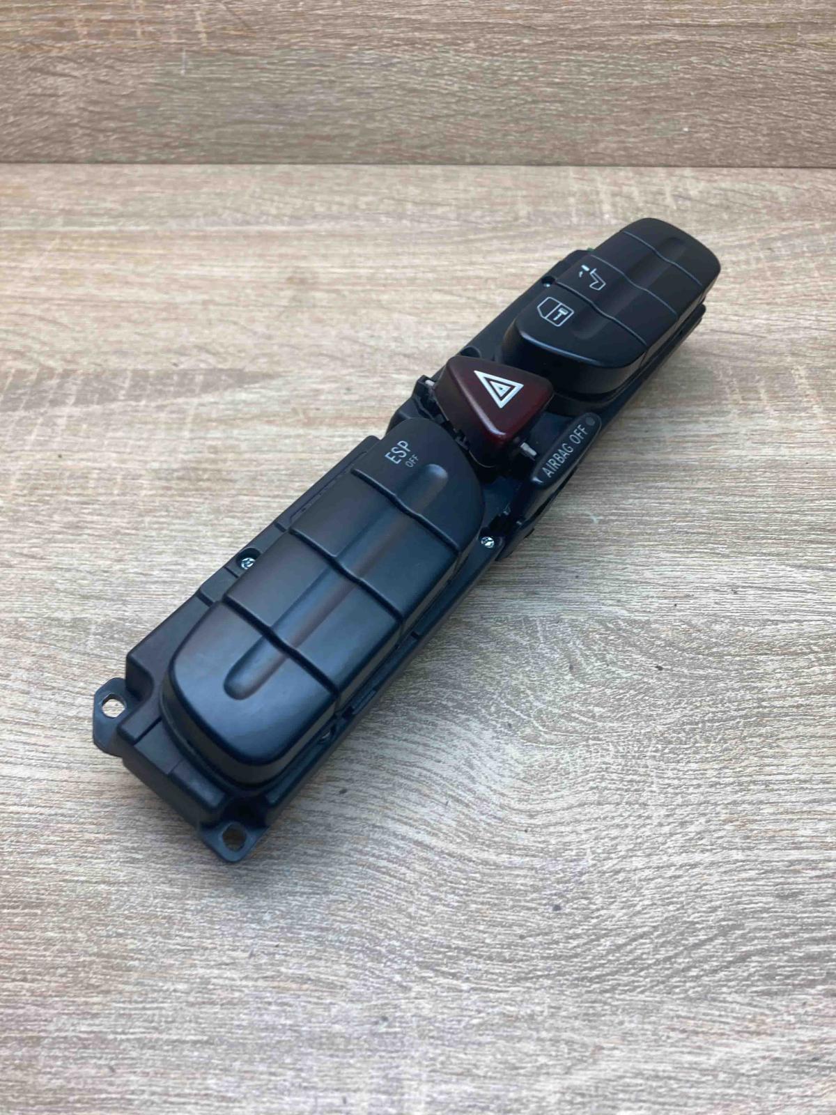 2038203710   Hazard light switch Mercedes-Benz C W203