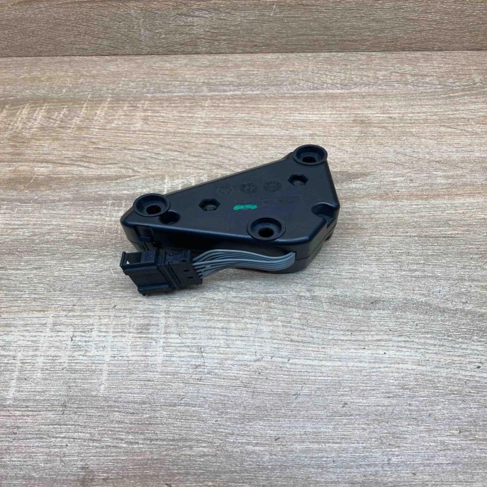 1K0035463D 310413405920  Sound amplifier Volkswagen Golf VI