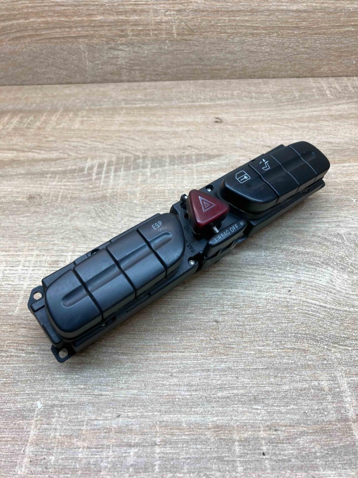 2038203710  With Plug Hazard light switch Mercedes-Benz C W203