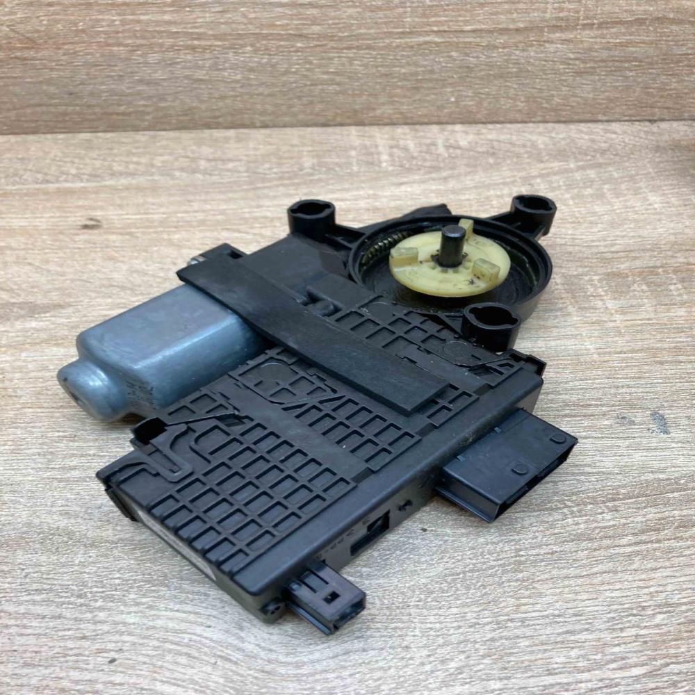 9654087580   Front door window regulator motor Citroen C4 Grand Picasso