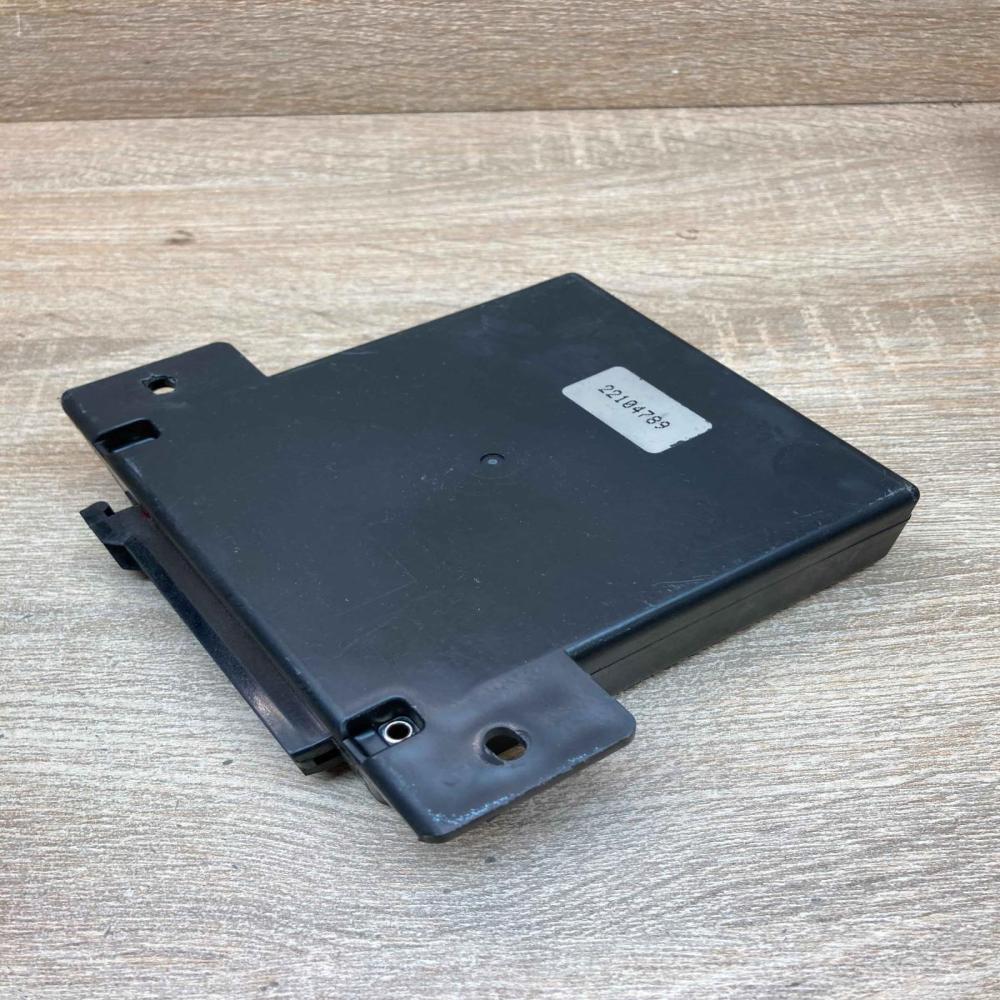 22104789   Air suspension control unit module (rear) Opel Omega B1