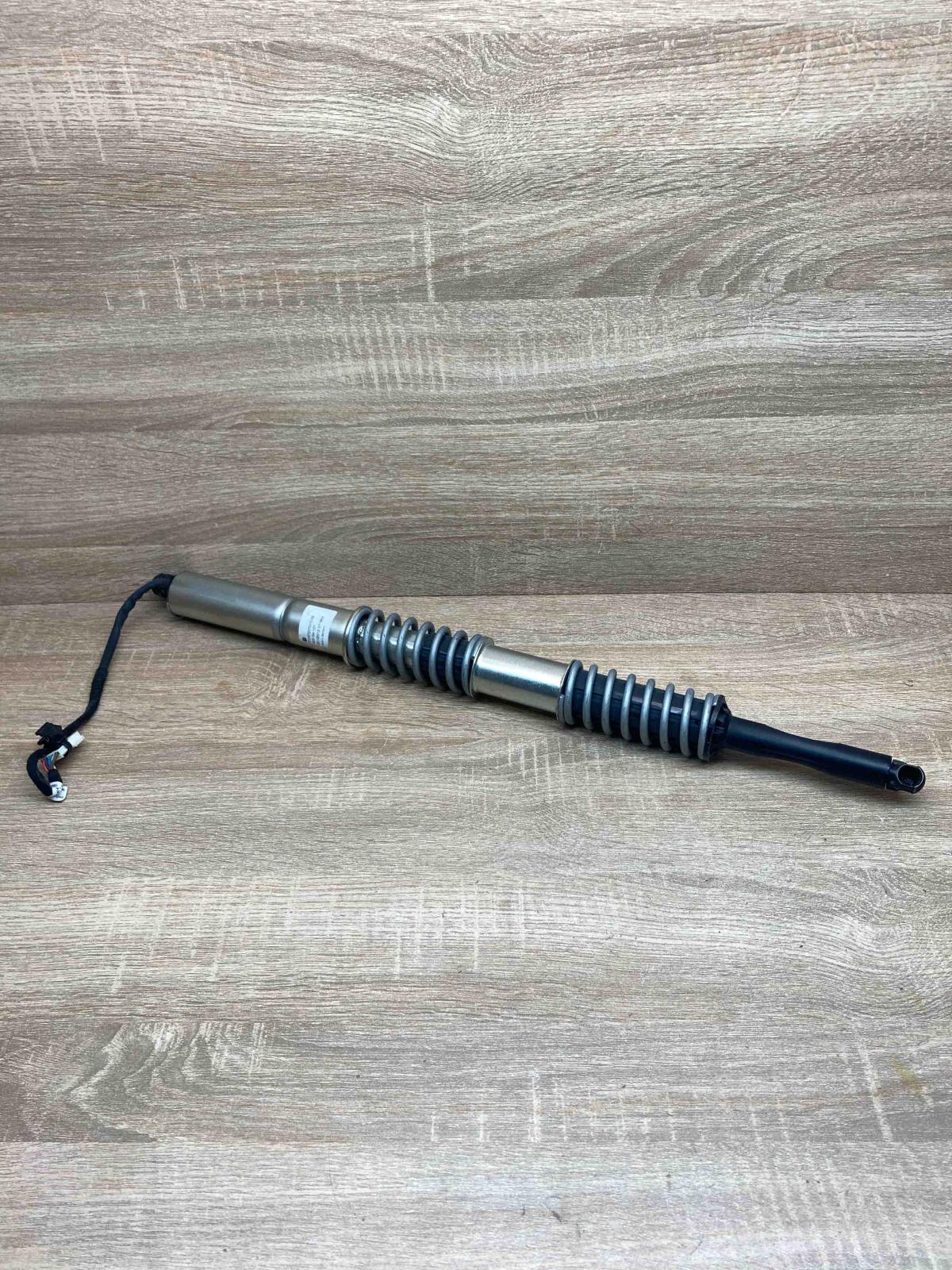 51247207015 09 925134 107  Tailgate/trunk strut/damper BMW 5 F10 F11