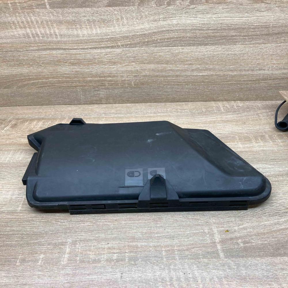 A2115400182 08511050  Fuse box cover Mercedes-Benz E W211