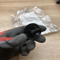 7584AQ 7584 AQ  Floor mat clip fixing clamp Peugeot 1007